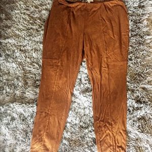 Boho Pleaded suede pants